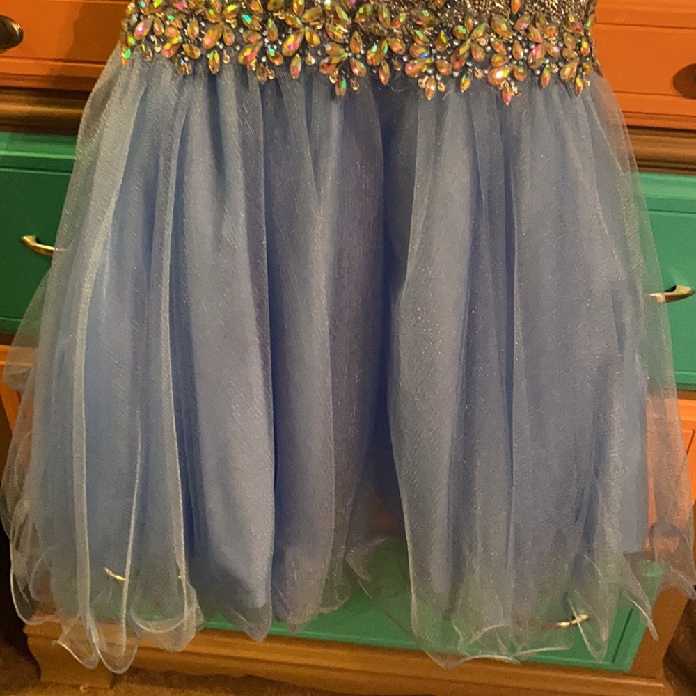 Formal Dress - Picture 5 of 9